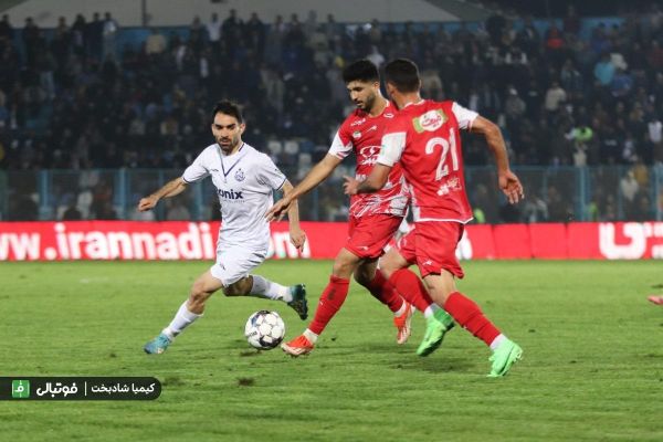  گزارش تصویری اختصاصی  ملوان یک - پرسپولیس دو  نخستین ورود عکاسان زن به ورزشگاه سیروس قایقران