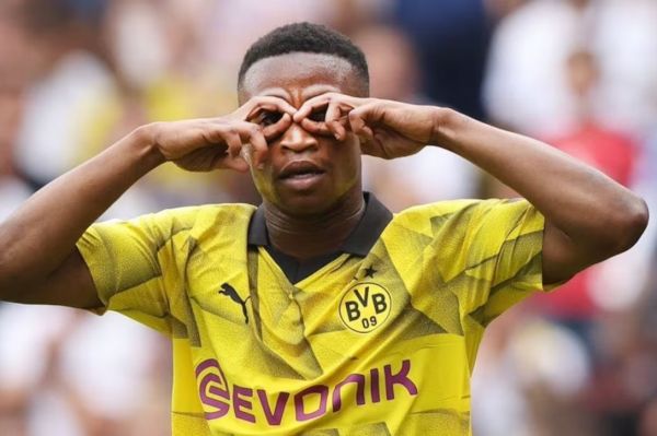 اتفاق عجیب در آلمان سن و پدر ستاره قرضی دورتموند جعلی هستند