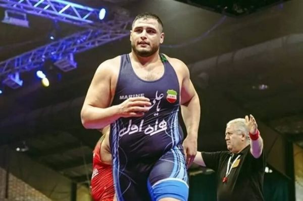 قاسمی شب مسابقه فینال هدایتی اعلام کرد که مصدوم است و نمیتواند کشتی بگیرد