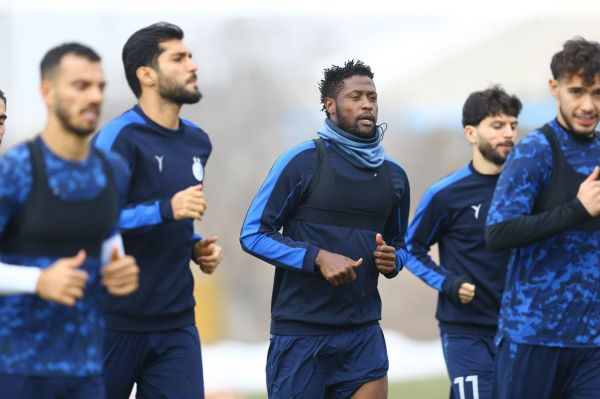 صدور کارت بازی مهاجم کنیایی استقلال