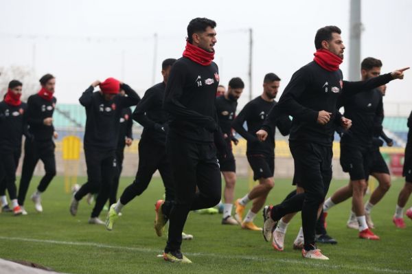 ترکیب احتمالی پرسپولیس با تغییرات پرشمار؛ بازگشت میلاد و تکیه به اورونوف