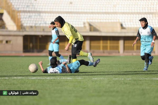 گزارش تصویری اختصاصی دیدار تیمهای فوتبال بانوان طاران البرز و پالایش گاز ایلام