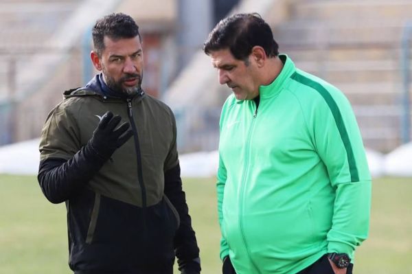 جلسه سرپایی برای کشیدن ترمز تراکتور در تبریز