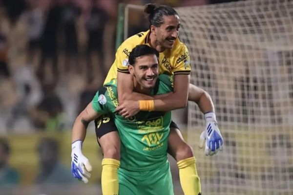  توضیح میرزازاد درباره فیلم جنجالی  توهین نکردم؛ پیراهنم را به آنها دادم