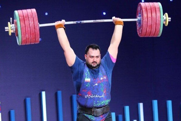 گیر دادن عجیب داوران به کمربند علی داودی در قهرمانی جهان