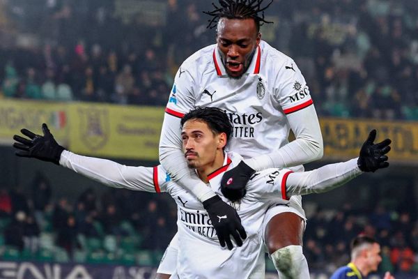  برد خفیف میلان به لطف گلزنی ستاره هلندی