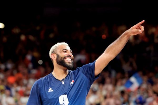 قرارداد رسمی انگاپت با فنرباغچه بهترین والیبالیست جهان همبازی میثم صالحی شد