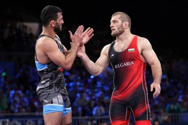 عنوان بهترین ورزشکار سال برای کشتیگیری که طلای المپیک را از چنگ یزدانی ربود