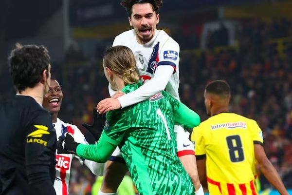  پی‌اس‌جی با ضربات پنالتی از فاجعه گریخت