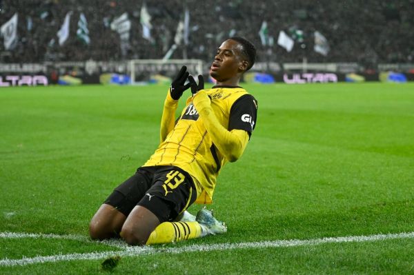 بایرن مونیخ به دنبال جذب ستاره انگلیسی دورتموند در تابستان ۲۰۲۵