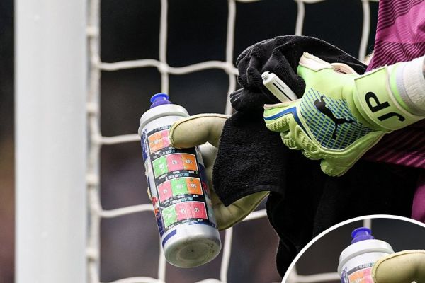  روشی که پیکفورد با آن پنالتی هالند را مهار کرد  عکس