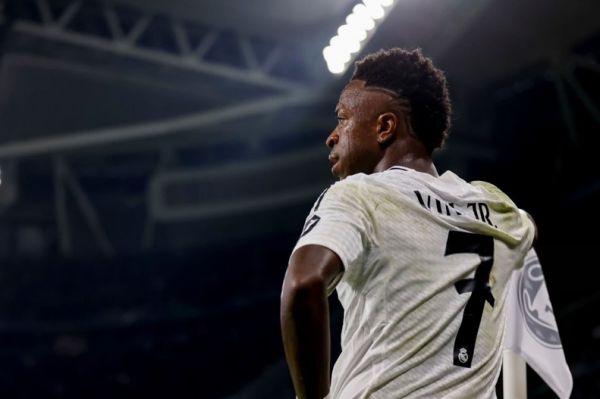  حمایت بازیکن سابق بارسلونا از وینیسیوس