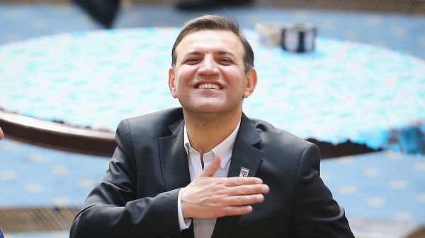  تایید خبر فوتبالی  عزیزی خادم، نمی‌تواند کاندیدای انتخابات فدراسیون شود