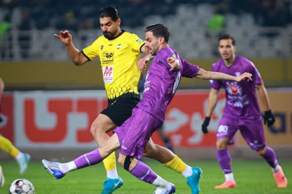 سپاهان پنج - هوادار صفر وینگرها، سپاهان را به صدر بردند خوش آمد گویی به روانخواه با پنج گل