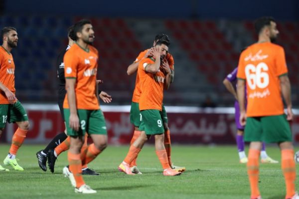 فرشید اسماعیلی در رفسنجان تمرین نمیکنم، بلیت و هتل بگیرید