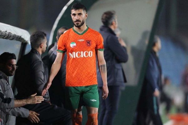  بهنام برزای به ملوان پیوست