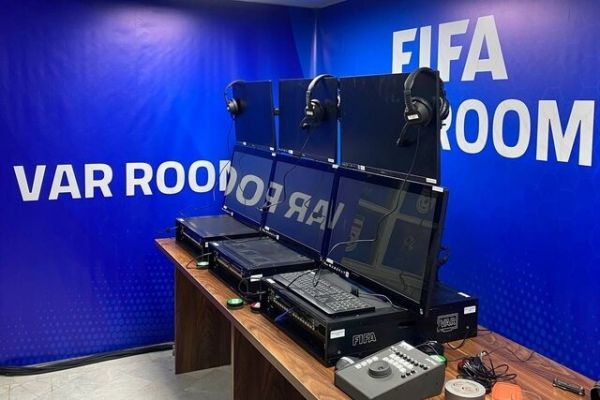  سپاهان VAR اختصاصی خریداری می‌کند