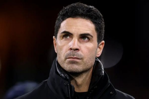  آرسنال باید مثل یک چکش به دنبال لیورپول باشد