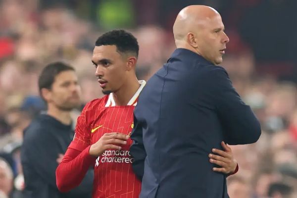 گفتوگوی سرمربی لیورپول با آرنولد پس از پیشنهاد رئال مادرید