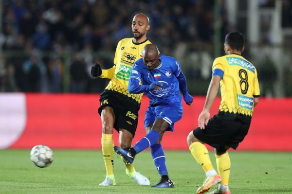 نکونام اصرار کرد بازیکنِ همیشه مصدوم جذب شود