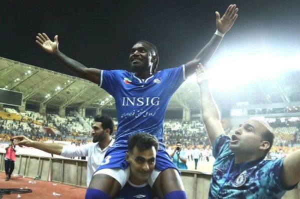 واکنش بیفوما به پیشنهاد سرخابیها فعلاً در حال استراحت هستم