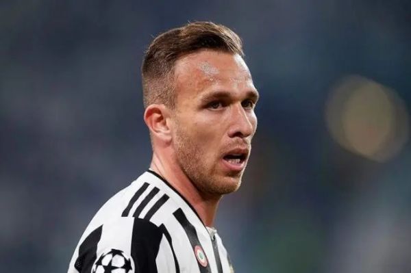 هافبک اسبق بارسلونا در راه اتلتیکو