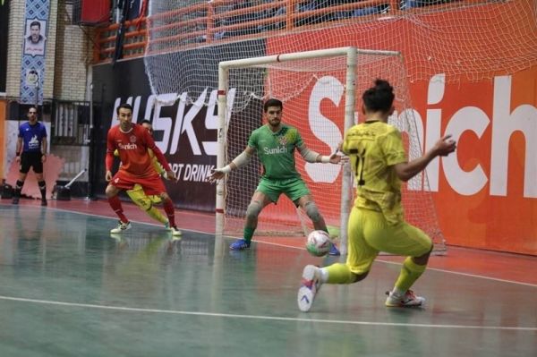 لیگ برتر فوتسال تساوی در جدال قعرنشینان کراپ موقتاً دوم شد