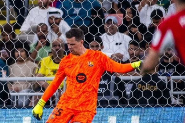 فلیک دروازهبان خود را برای فینال سوپرجام اسپانیا انتخاب کرده است