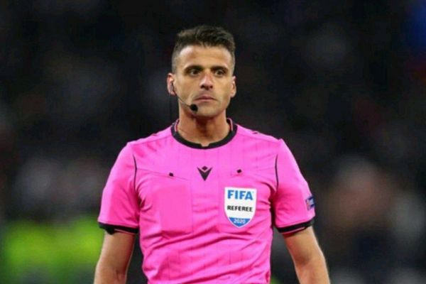 در الکلاسیکو هایی که مانزانو قضاوت کرده، چه نتایجی رقم خورده است