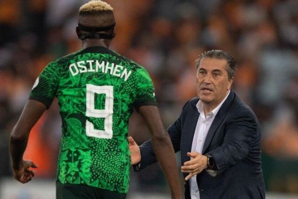 ادعای ایرنا بازگشت مرد پرتغالی به میز مذاکرات؛ پرسپولیس بازهم به سراغ دستیار کیروش رفت