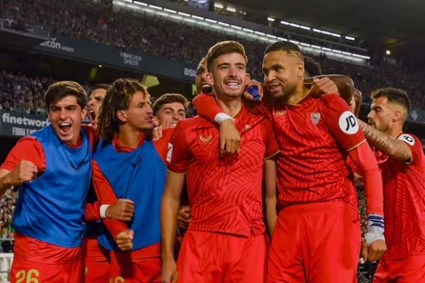 بازداشت بازیکن سویا به علت دریافت کارت زرد