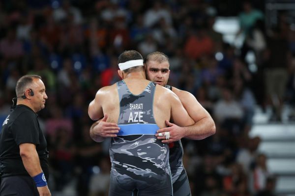 فرنگیکاران مدالآور در آلبانی روی تشک میروند