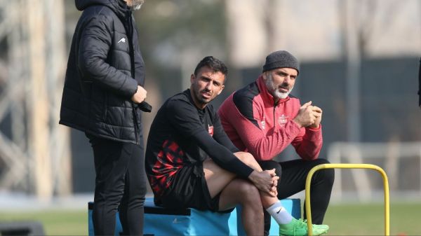 در انتظار یک یاغی جدید؛ صادقی با استقلال مذاکره کرد