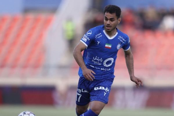 مدافع سابق استقلال از خانهنشینی رها شد عکس