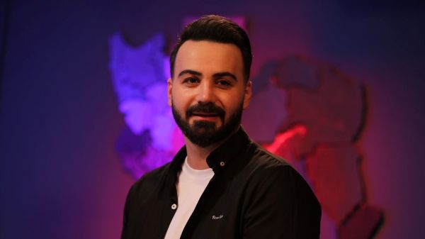  حمله تند مجری تلویزیون باشگاه پرسپولیس به سپاهان و تیم داوریِ سوپرجام  فساد از همه جای‌تان بیرون زده است