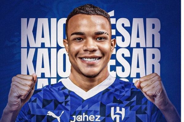 کایو سزار به حریف آسیایی پرسپولیس میپیوندد