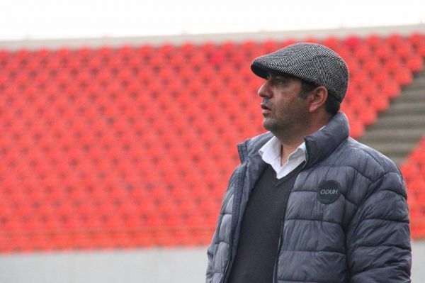 تا با سامره توافق نشود، حسین خانی نمیتواند روی نیمکت مس بنشیند