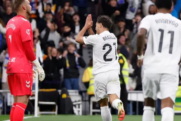  معنی حرکت براهیم دیاز مقابل هواداران رئال مادرید چه بود