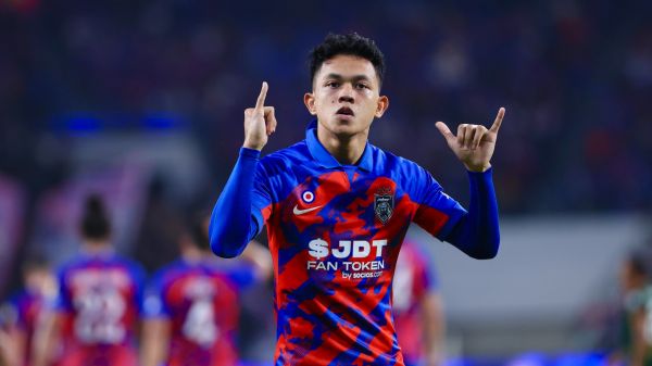 عارف آیمان جدیترین گزینه خارجی استقلال؛ موسیمانه هم بازیکن معرفی میکند