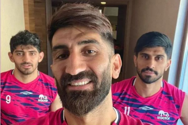  خط و نشان دلاری هواداران پرسپولیس؛ بیرو، ترابی و دانیال منتظرتان هستیم   عکس