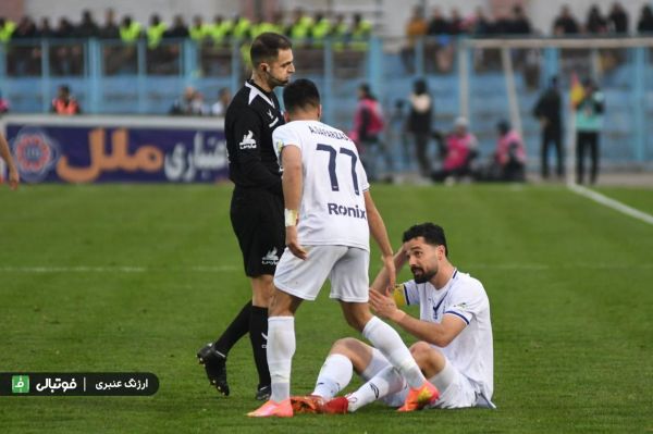 نورافکن استقلال همیشه در قلبم است به بالای جدول برمیگردیم