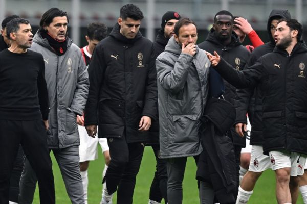 واکنش سرمربی میلان به دعوا با کاپیتان تیمش اینجا کلیسا نیست