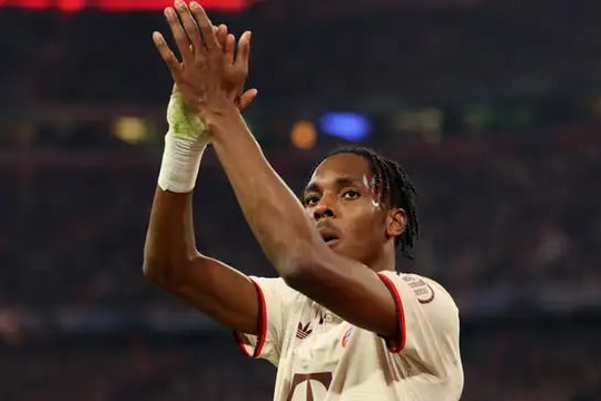  مهاجم بایرن مونیخ با هواداران حداحافظی کرد