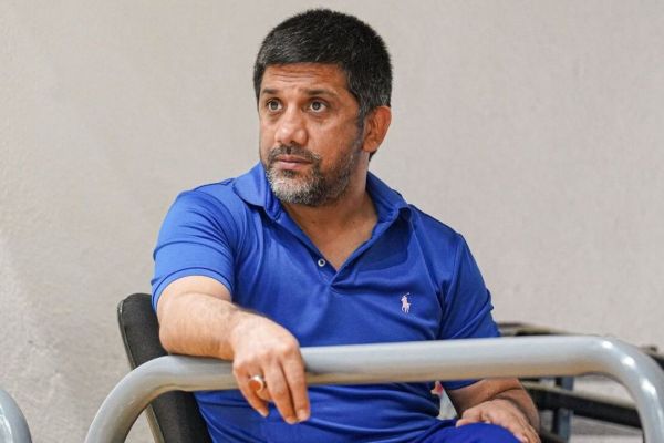 دبیر پاسخ دایی را داد عکس