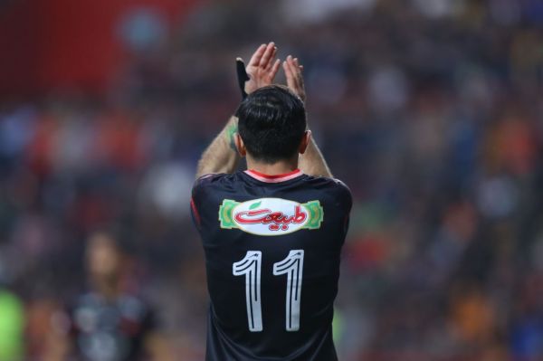 آمار عجیب فرشاد احمدزاده در پرسپولیس؛ ۲۳ بازی بدون هیچ تاثیری