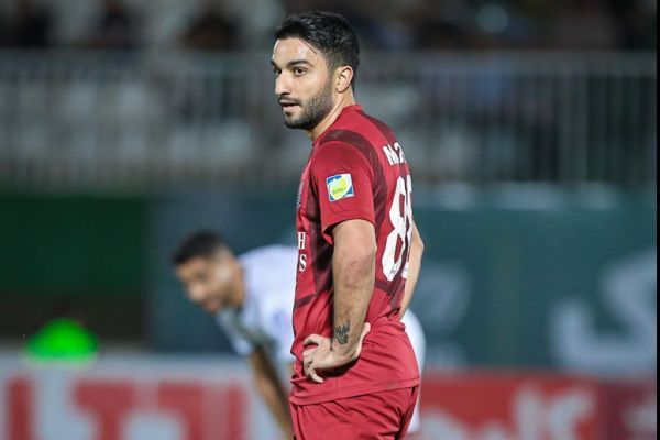  خشن‌ترین بازیکن لیگ؛ با بادمجانی زیر چشم   عکس