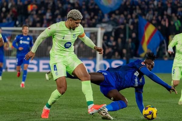  عجله‌ای برای تمدید قرارداد با بارسلونا نداشتم