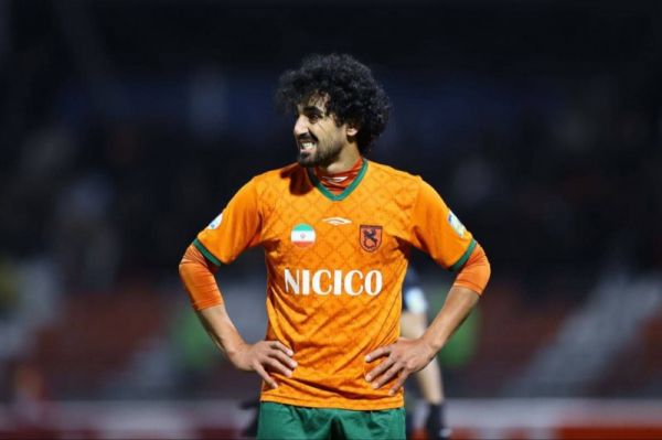 مهاجم مضروب در تمرین مس دیده شد عکس