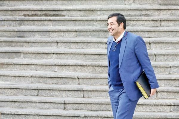 وزیر ورزش و جوانان علیه قوانین فیفا؛ خطرناک است آقای دنیامالی