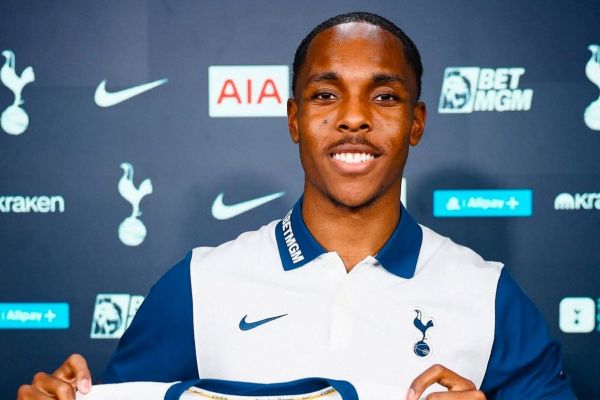 پدیده فرانسوی بایرنمونیخ همچنان علاقهمند به حضور در الدترافورد